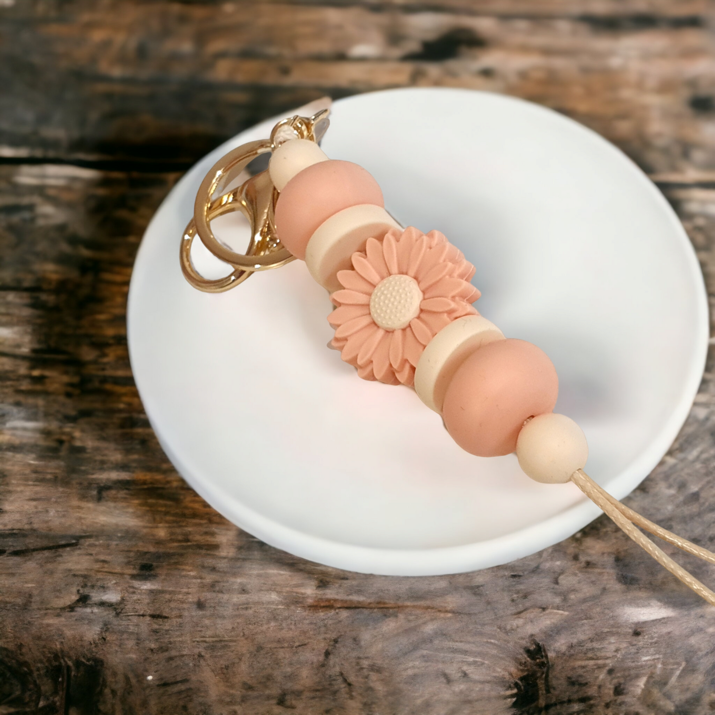 Peach and Cream Daisy Silicone Beaded Keyring | Bag Tag